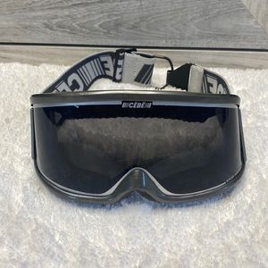 Vintage Cebe Sapporo Ski Goggles Gray With Black Plastic Lenses